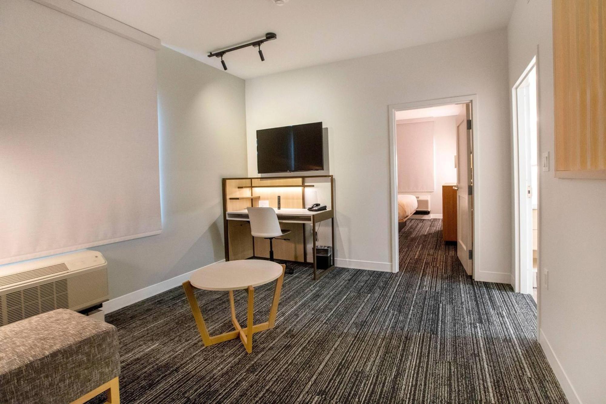 Towneplace Suites By Marriott Конро Экстерьер фото